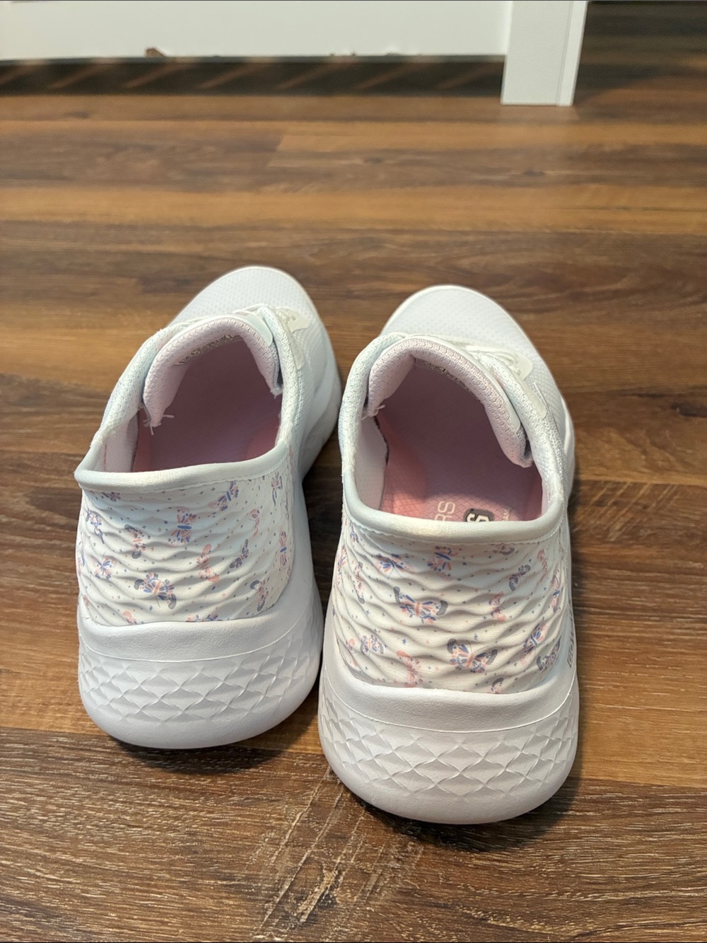 Skechers Women's GOwalk Lace-Up Sneakers in White with Pink - Picture 5 of 7